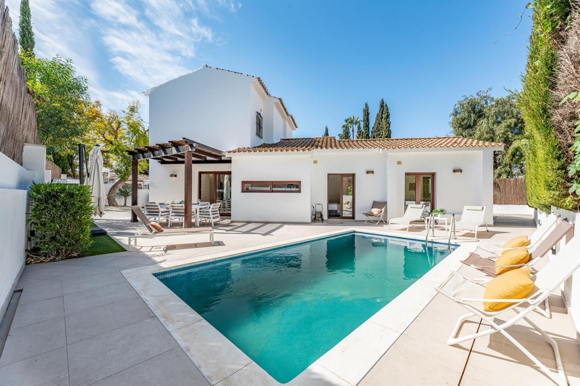 Ferienhaus With Pool In Golden Mile By Kura Homes *