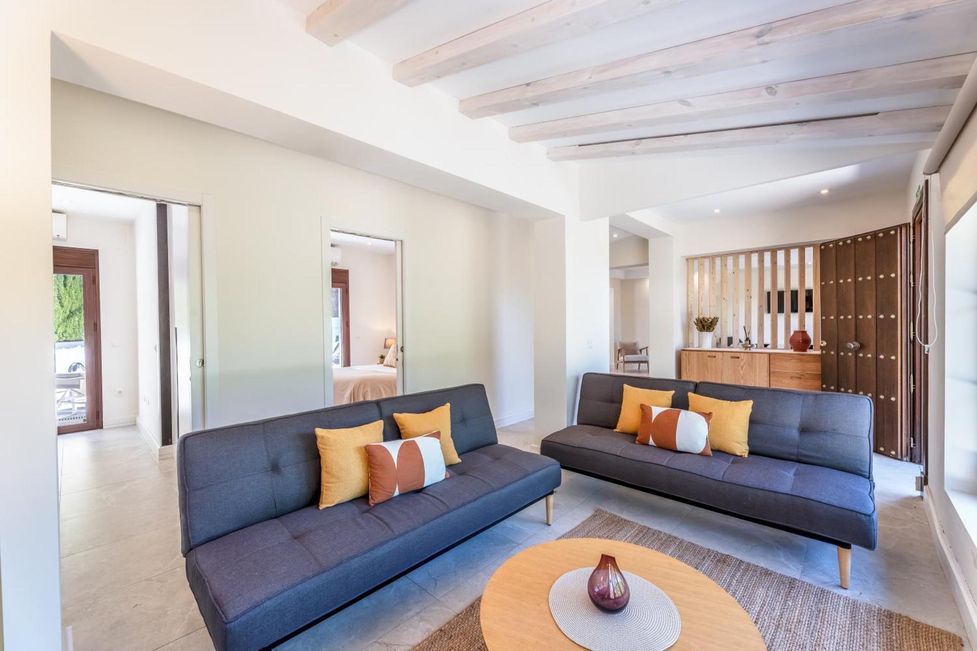 Ferienhaus With Pool In Golden Mile By Kura Homes